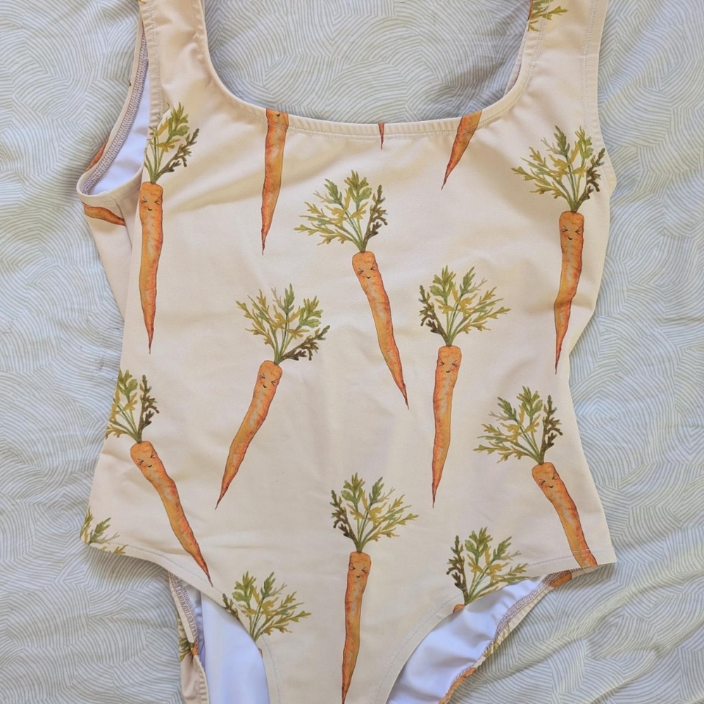 LuckyLeo XL+ carrots crescent leotard